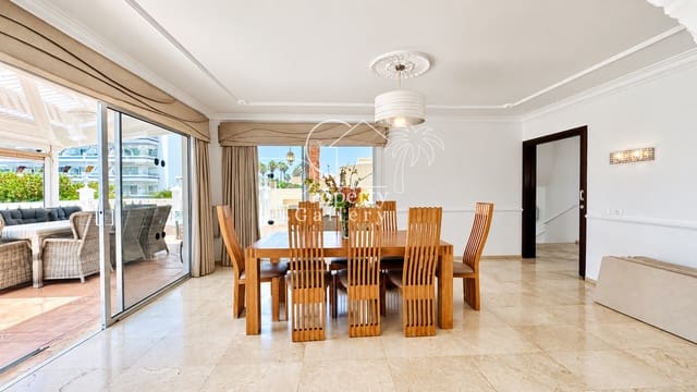 6 makuuhuone Huvila myytävänä paikassa Playa de las Américas, Adeje mukana uima-altaan 
autotalli - 3 750 000 € (Ref: 9129450)