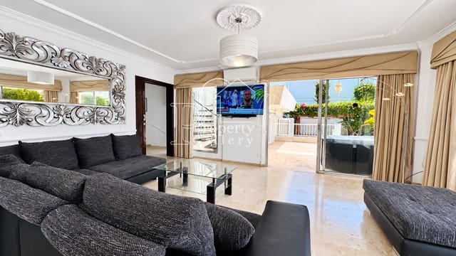 6 makuuhuone Huvila myytävänä paikassa Playa de las Américas, Adeje mukana uima-altaan 
autotalli - 3 750 000 € (Ref: 9129450)