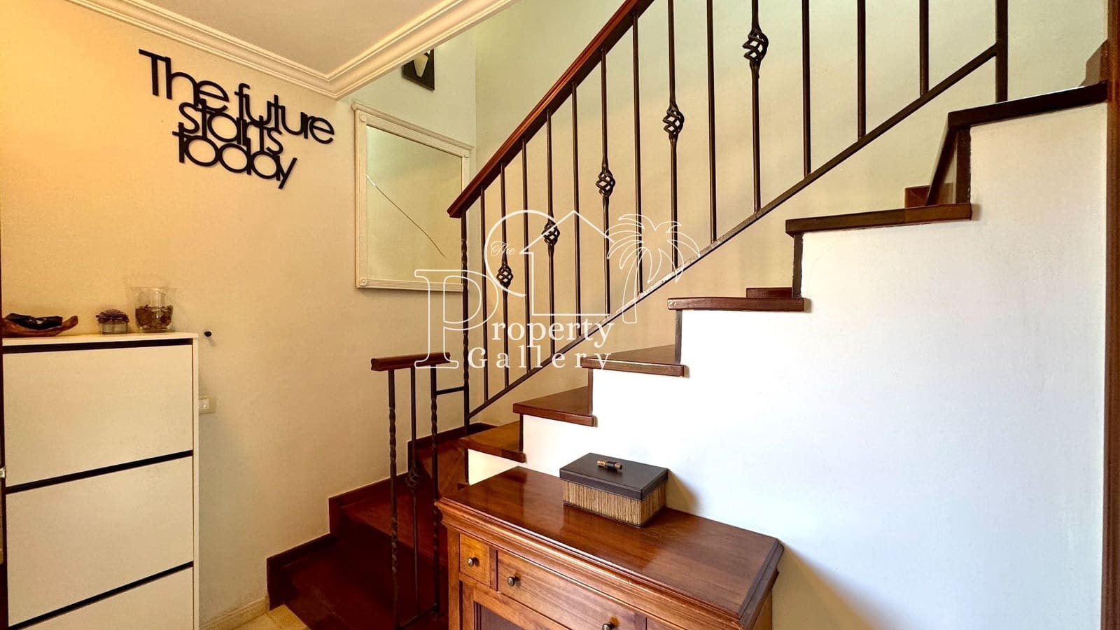 3 soveværelse Villa til salg i Arona med garage - € 485.000 (Ref: 9163371)