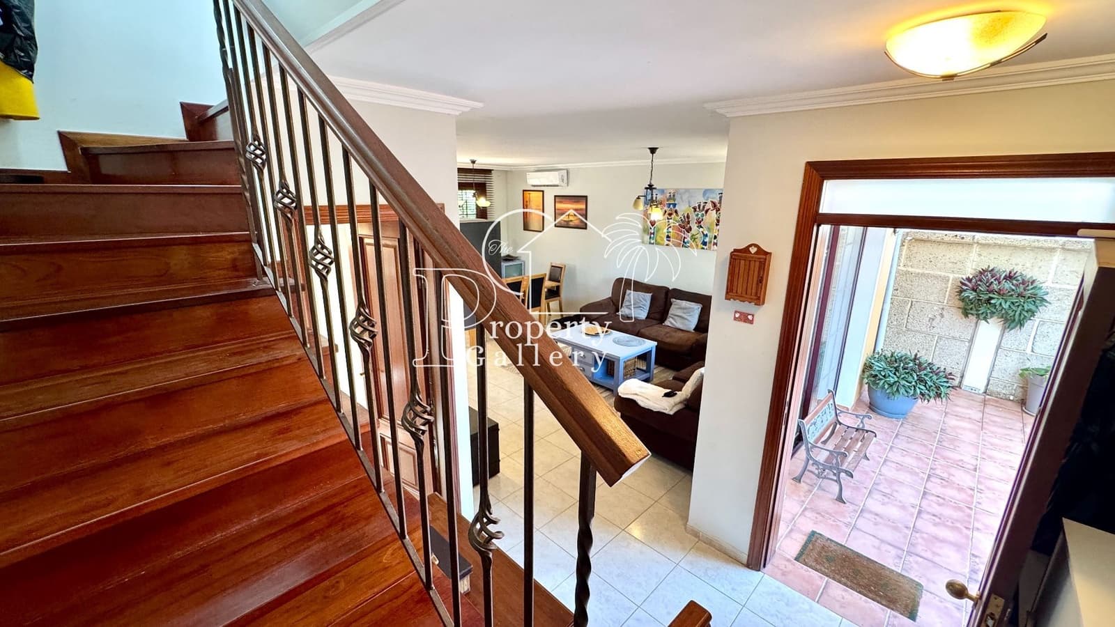 3 soveværelse Villa til salg i Arona med garage - € 485.000 (Ref: 9163371)