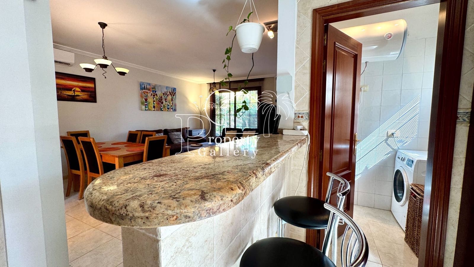 3 soveværelse Villa til salg i Arona med garage - € 485.000 (Ref: 9163371)