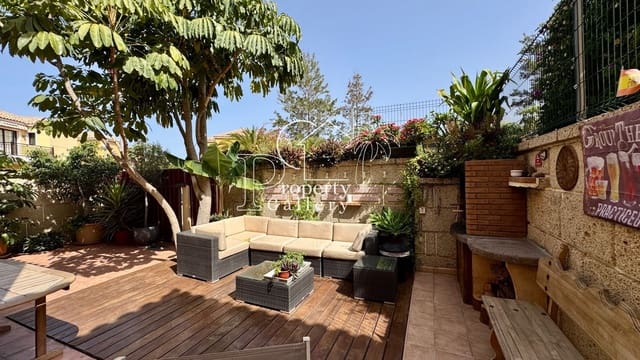 3 chambre Villa/Maison à vendre à Arona avec garage - 485 000 € (Ref: 9163371)