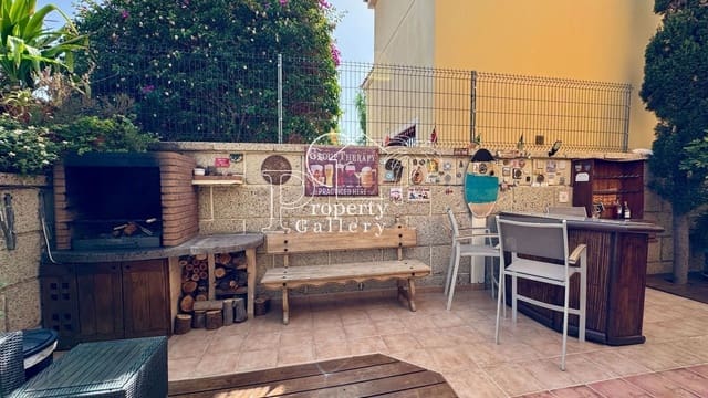 3 chambre Villa/Maison à vendre à Arona avec garage - 485 000 € (Ref: 9163371)