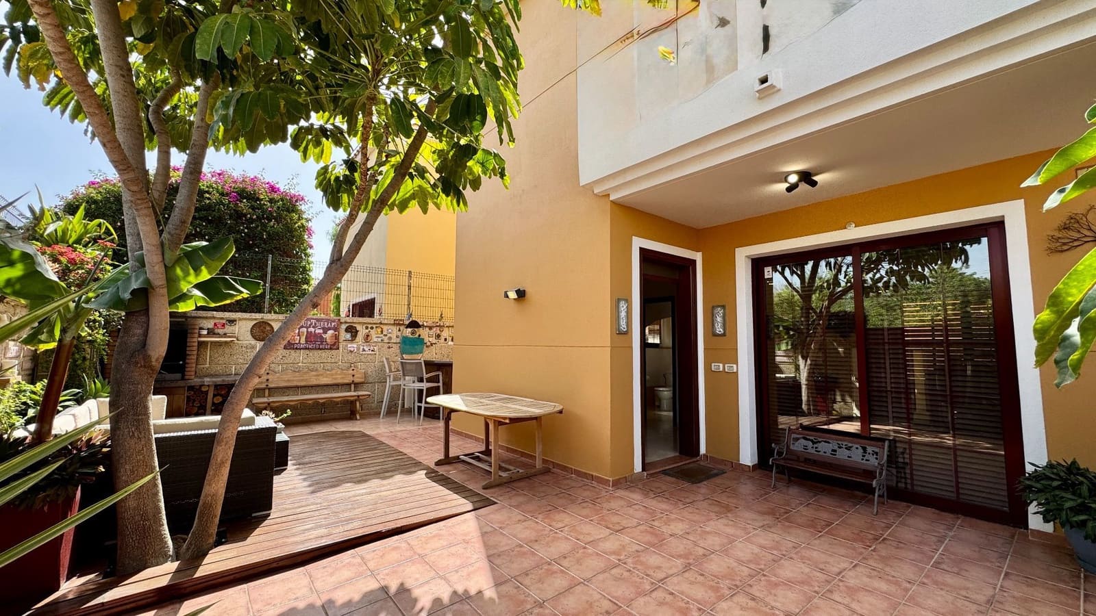 3 soveværelse Villa til salg i Arona med garage - € 485.000 (Ref: 9163371)