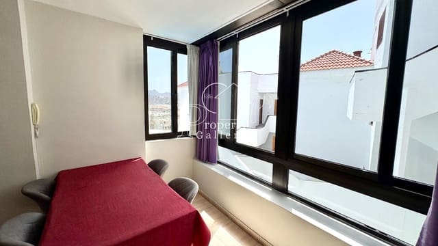 1 soveværelse Lejlighed til salg i Los Cristianos, Arona med swimmingpool garage - € 235.000 (Ref: 9176153)