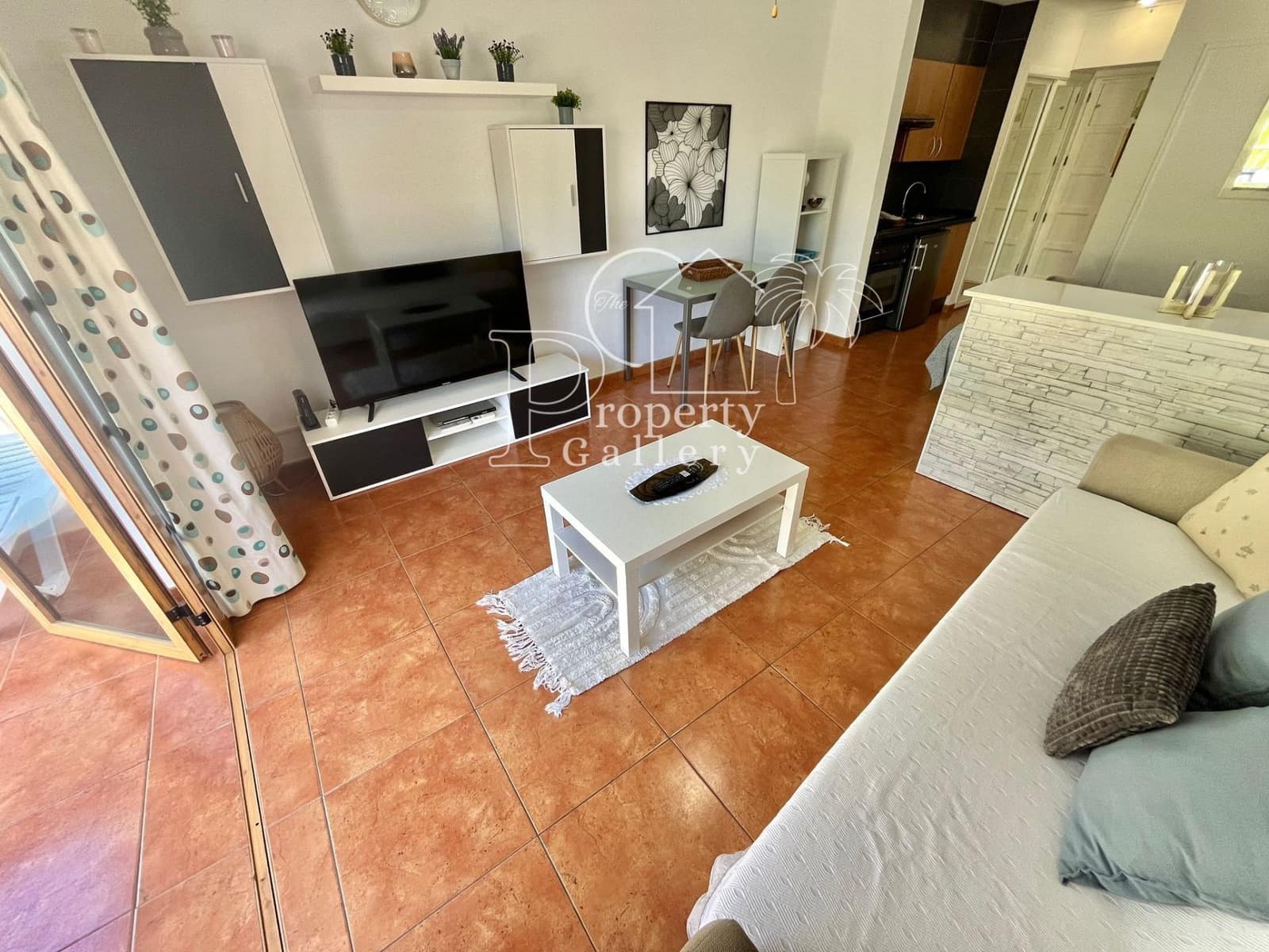 Studio te koop in Costa Adeje met zwembad - € 250.000 (Ref: 9246302)