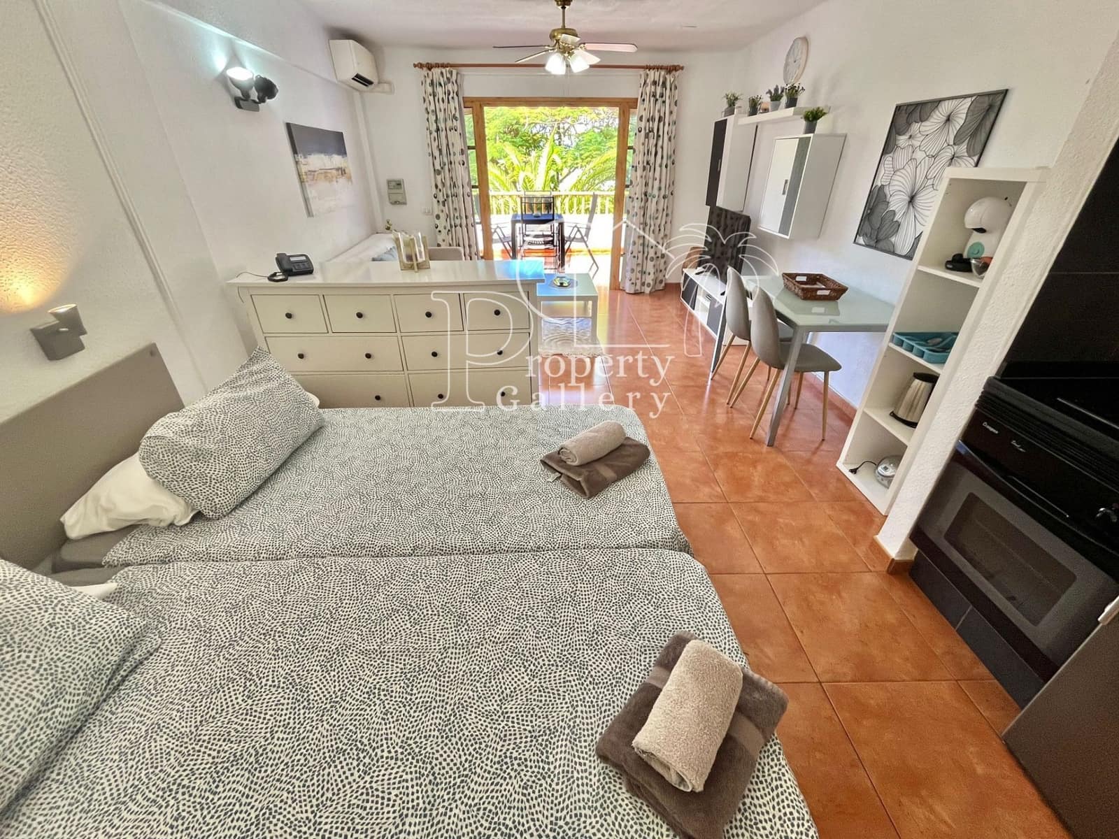 Studio te koop in Costa Adeje met zwembad - € 250.000 (Ref: 9246302)