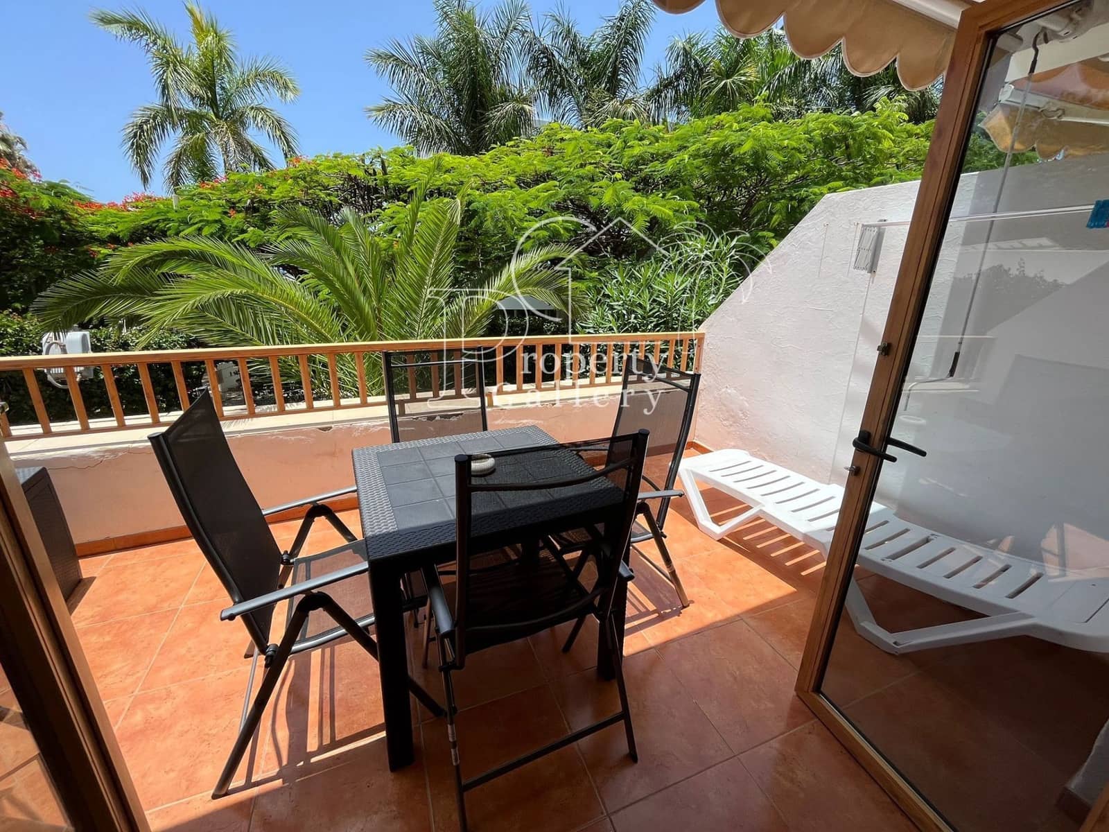Studio te koop in Costa Adeje met zwembad - € 250.000 (Ref: 9246302)