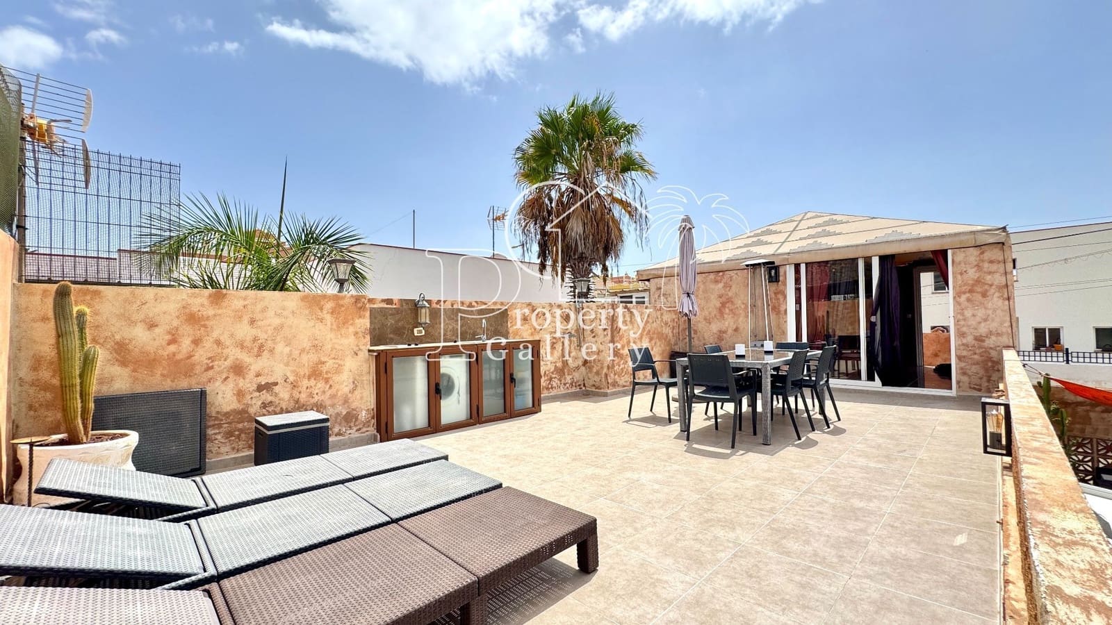 2 soverom Kjedet enebolig til salgs i Palm-Mar med garasje - € 600 000 (Ref: 9300422)