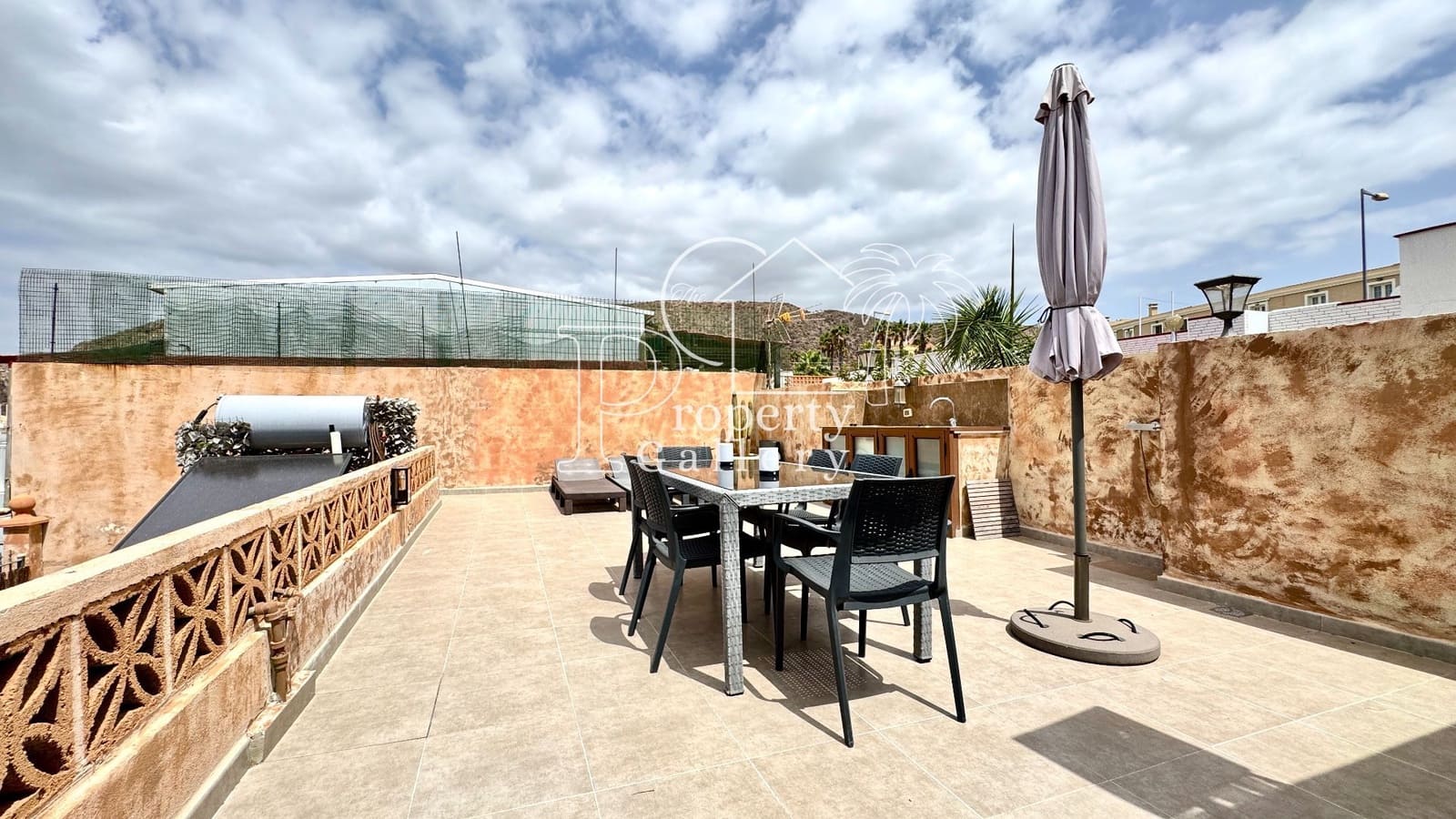 2 soverom Kjedet enebolig til salgs i Palm-Mar med garasje - € 600 000 (Ref: 9300422)