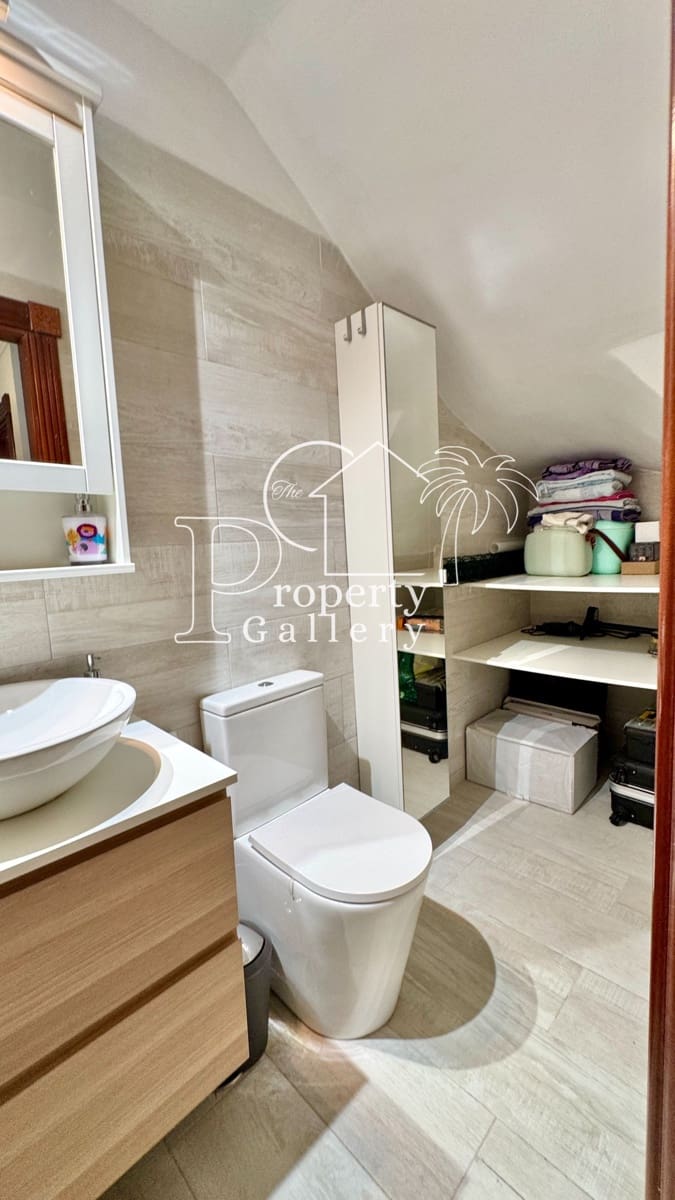 3 bedroom Townhouse for sale in Costa Adeje with garage - € 499,000 (Ref: 9358836)