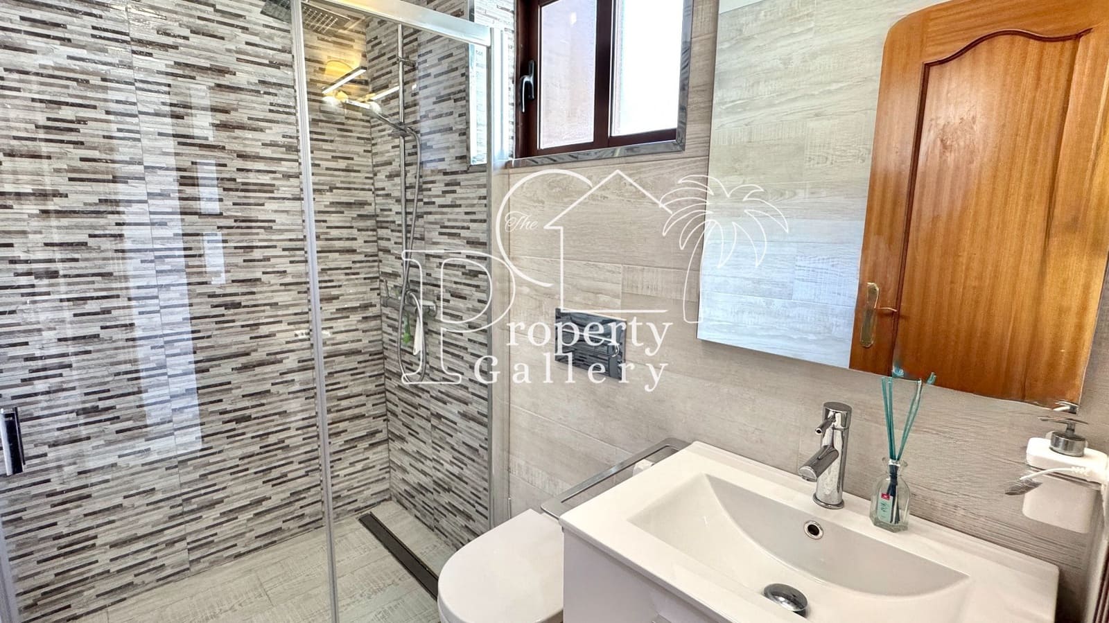 3 bedroom Townhouse for sale in Costa Adeje with garage - € 499,000 (Ref: 9358836)