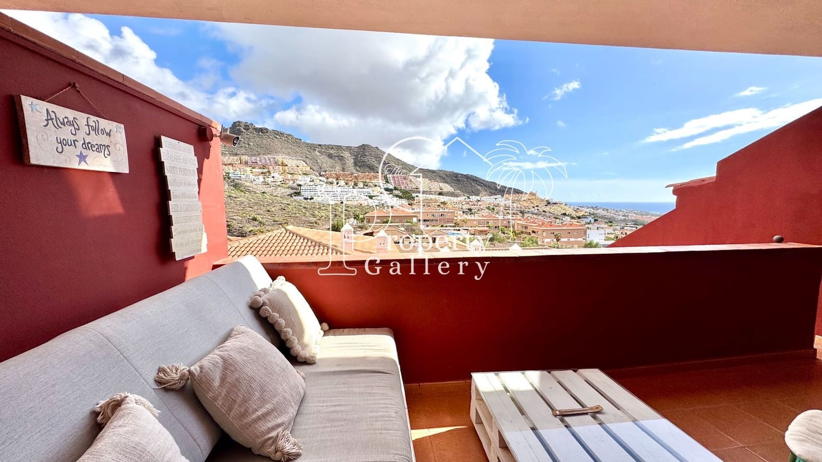 3 bedroom Townhouse for sale in Costa Adeje with garage - € 499,000 (Ref: 9358836)