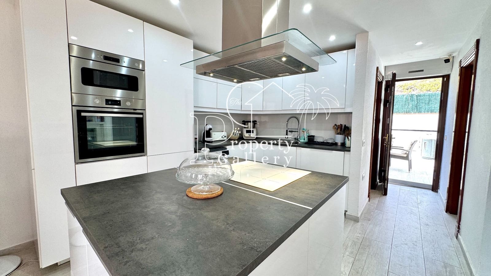 3 bedroom Townhouse for sale in Costa Adeje with garage - € 499,000 (Ref: 9358836)