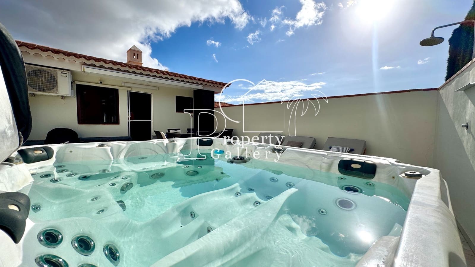 3 bedroom Townhouse for sale in Costa Adeje with garage - € 499,000 (Ref: 9358836)