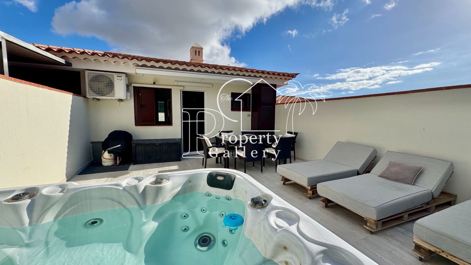 3 bedroom Townhouse for sale in Costa Adeje with garage - € 499,000 (Ref: 9358836)