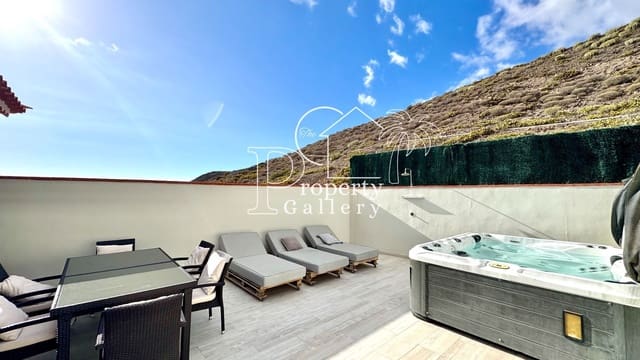 3 bedroom Townhouse for sale in Playa de Fañabé Alto, Adeje with garage - € 499,000 (Ref: 9358836)