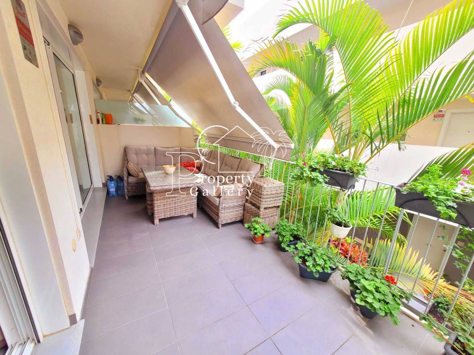 2 sovrum Lägenhet till salu i Adeje med pool garage - 350 000 € (Ref: 9387115)