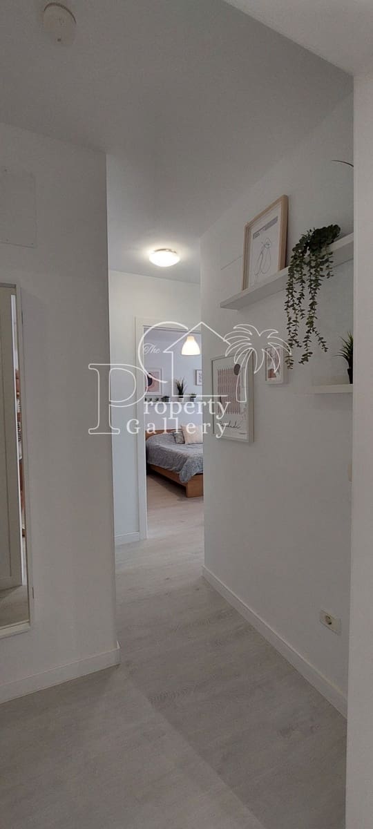 2 soveværelse Lejlighed til salg i Adeje med garage - € 265.000 (Ref: 9390082)