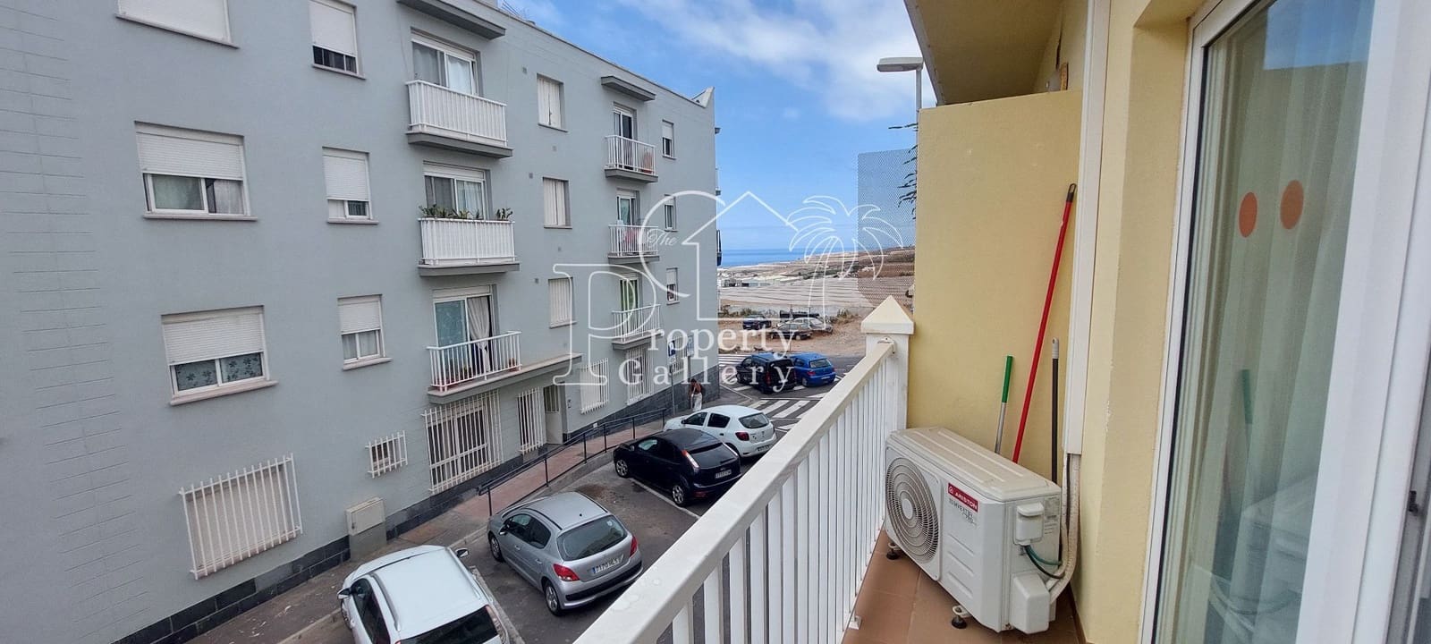 2 soveværelse Lejlighed til salg i Adeje med garage - € 265.000 (Ref: 9390082)