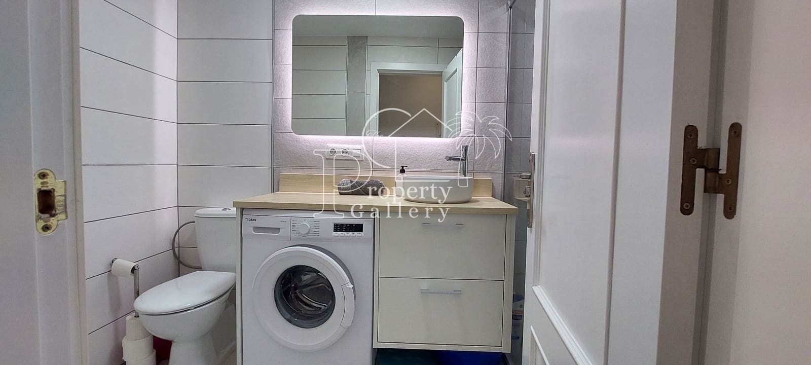 2 soveværelse Lejlighed til salg i Adeje med garage - € 265.000 (Ref: 9390082)