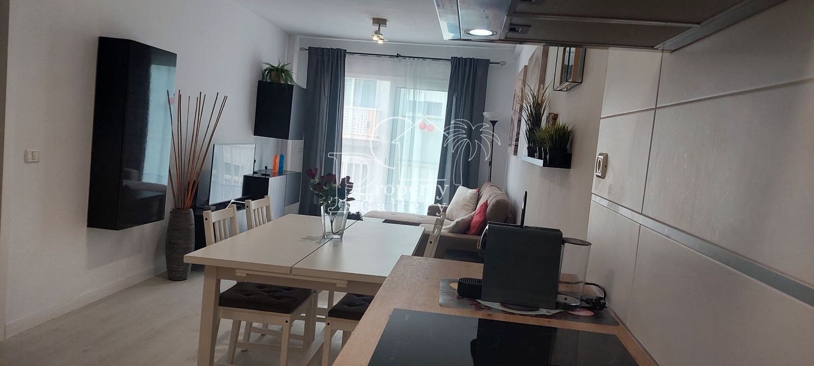 2 soveværelse Lejlighed til salg i Adeje med garage - € 265.000 (Ref: 9390082)