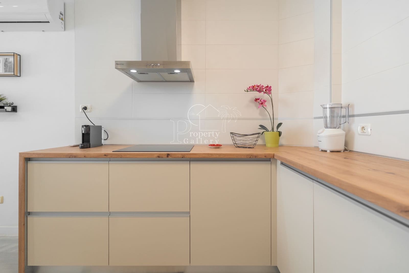 2 soveværelse Lejlighed til salg i Adeje med garage - € 265.000 (Ref: 9390082)