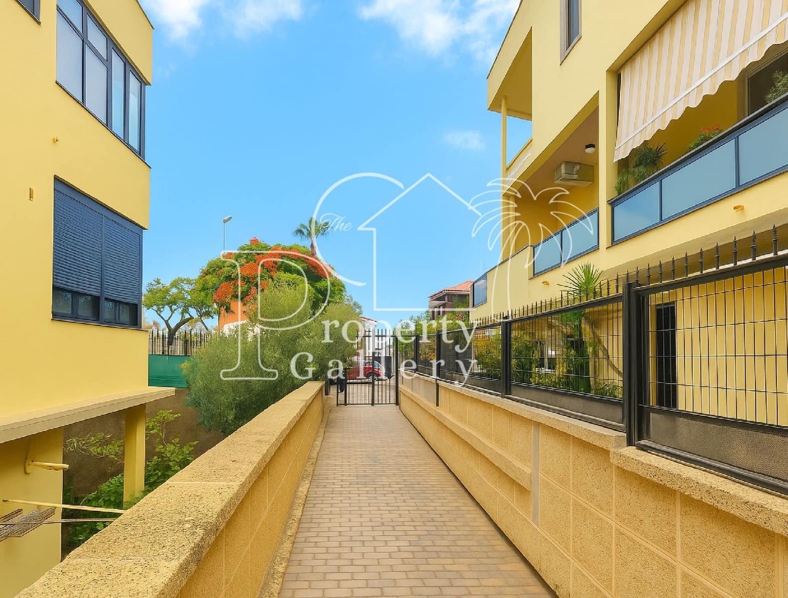 3 chambre Maison de Ville à vendre à Adeje avec garage - 475 000 € (Ref: 9390083)