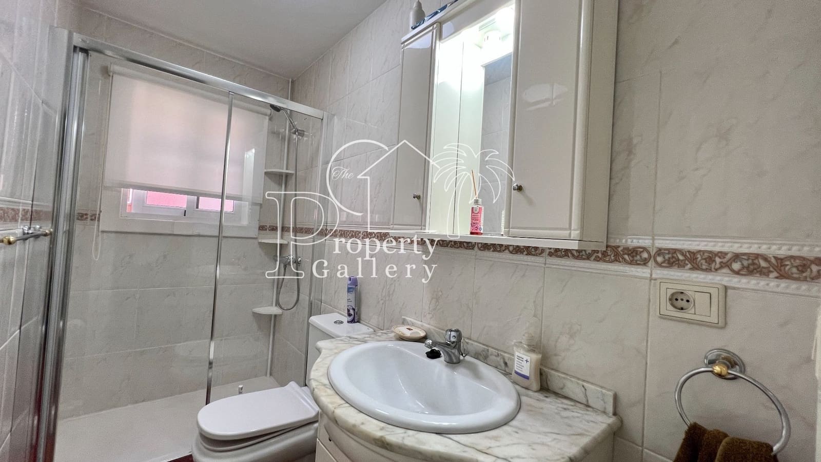 5 Zimmer Haus zu verkaufen in Adeje mit Pool Garage - 395.000 € (Ref: 9450105)