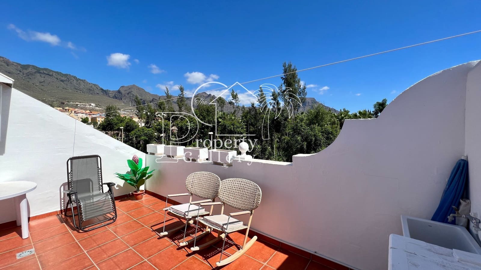 5 Zimmer Haus zu verkaufen in Adeje mit Pool Garage - 395.000 € (Ref: 9450105)