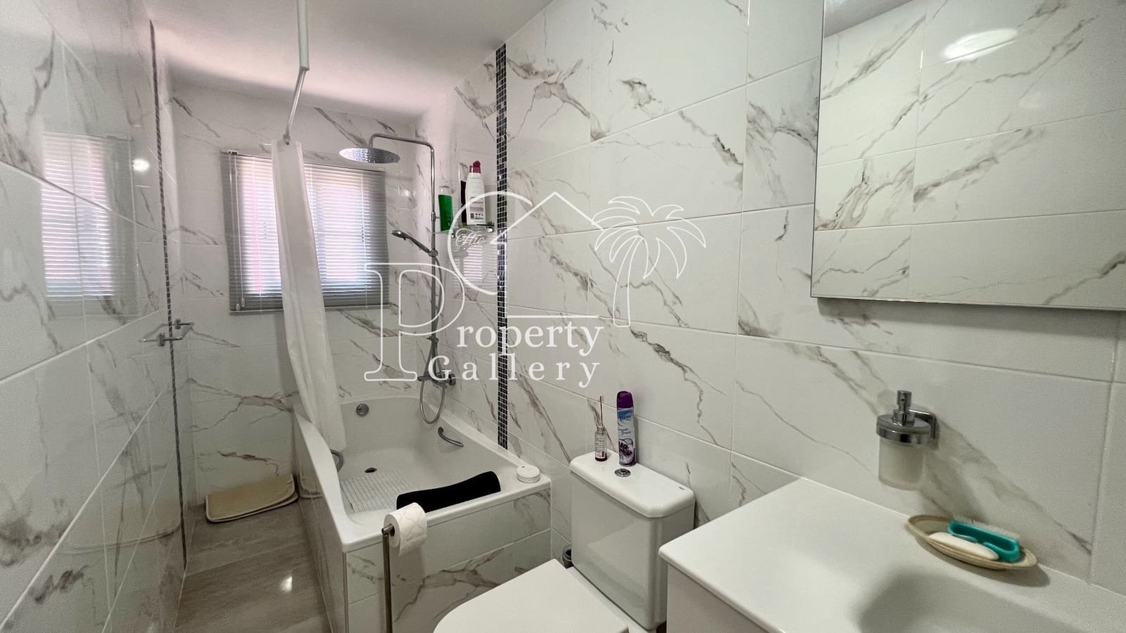 5 sypialnia Dom na sprzedaż w Adeje z basenem garażem - 395 000 € (Ref: 9450105)