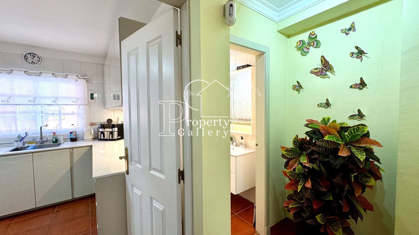 5 sypialnia Dom na sprzedaż w Adeje z basenem garażem - 395 000 € (Ref: 9450105)