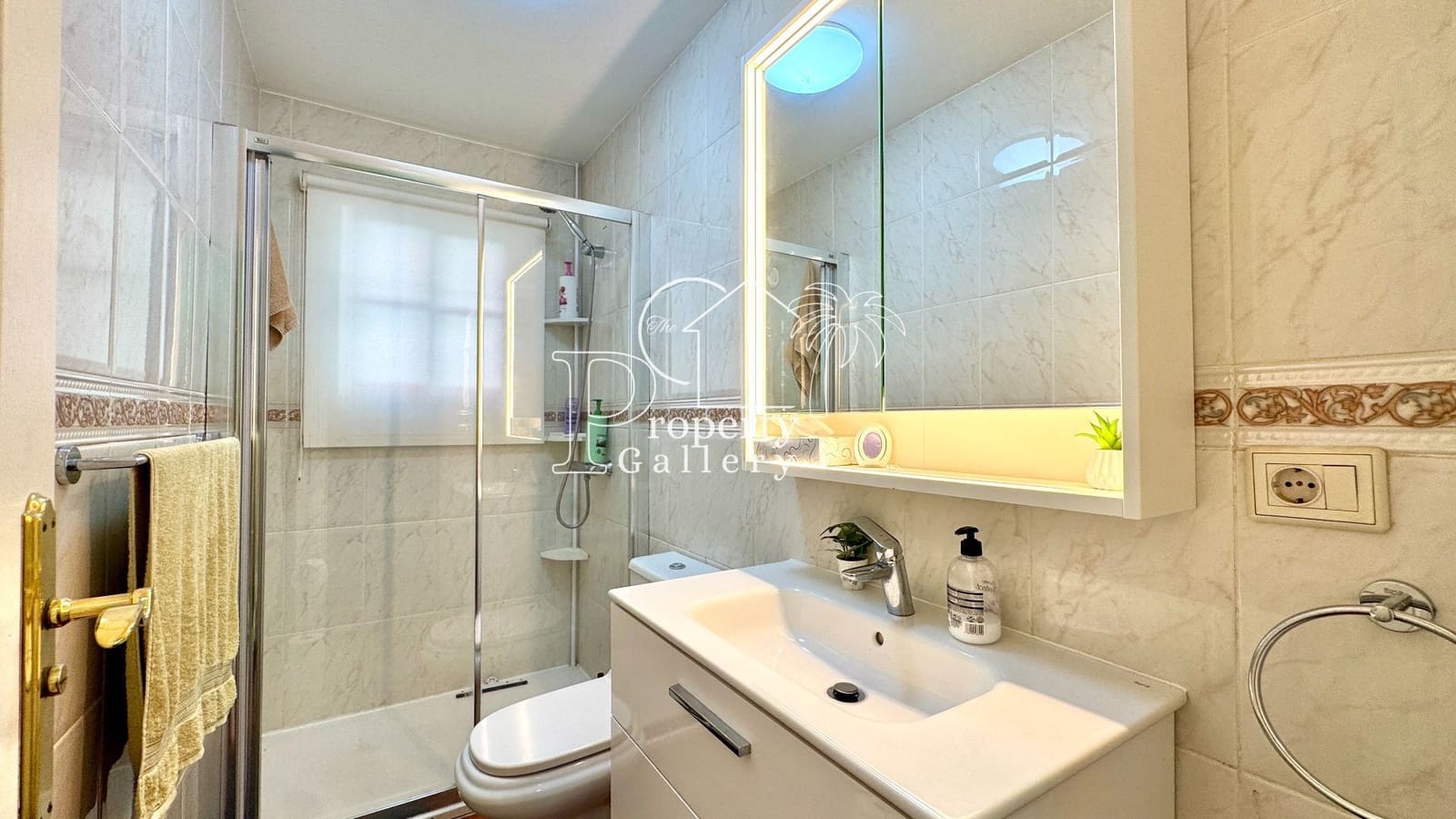 5 sypialnia Dom na sprzedaż w Adeje z basenem garażem - 395 000 € (Ref: 9450105)