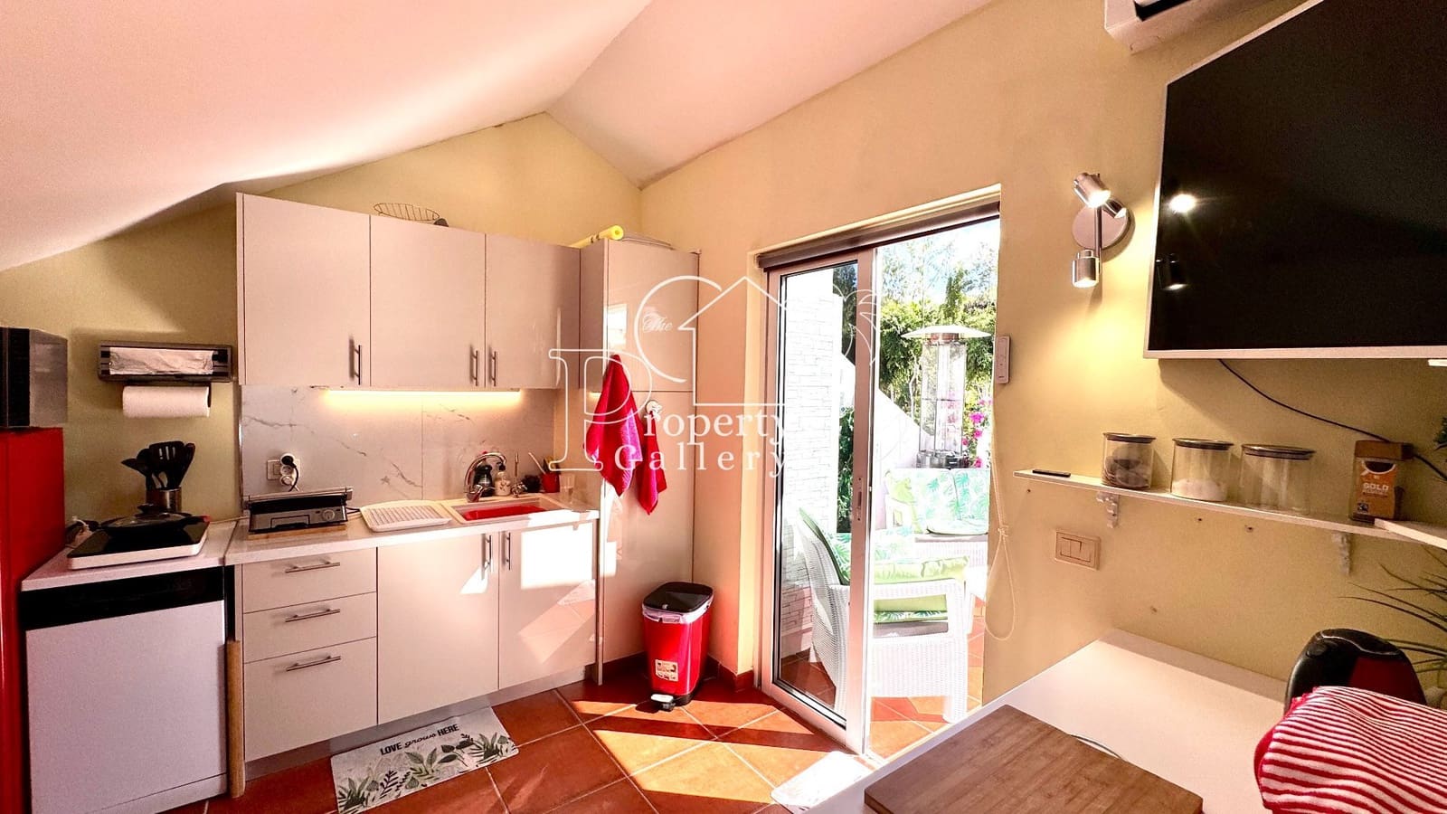 5 sypialnia Dom na sprzedaż w Adeje z basenem garażem - 395 000 € (Ref: 9450105)