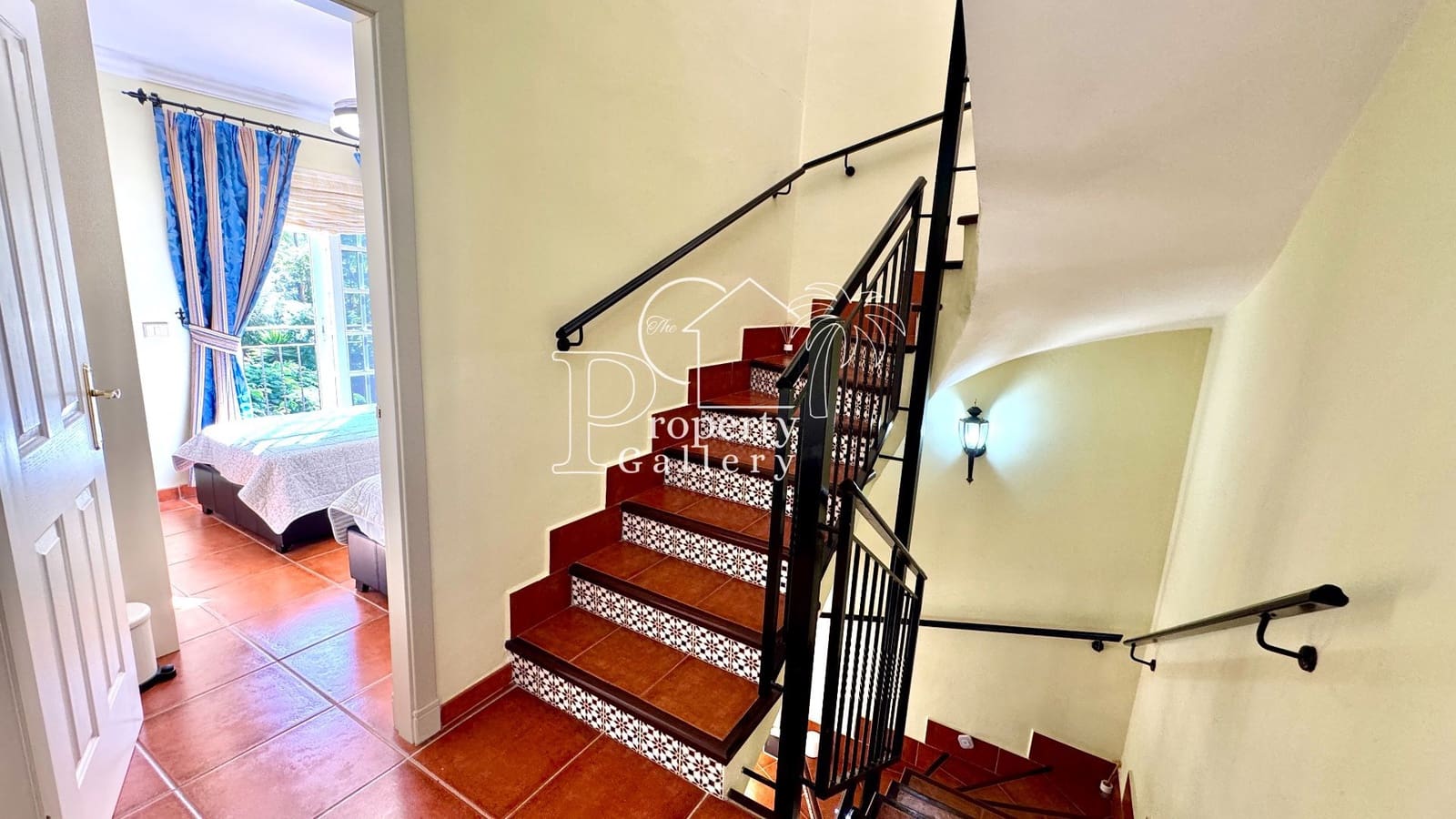 5 sypialnia Dom na sprzedaż w Adeje z basenem garażem - 395 000 € (Ref: 9450105)