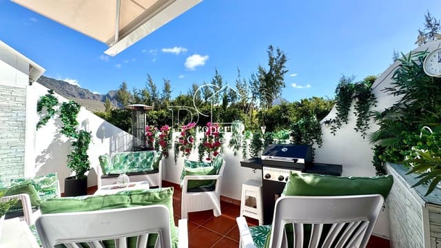 5 chambre Maison de Ville à vendre à Casco Urbano, Adeje avec piscine garage - 395 000 € (Ref: 9450105)