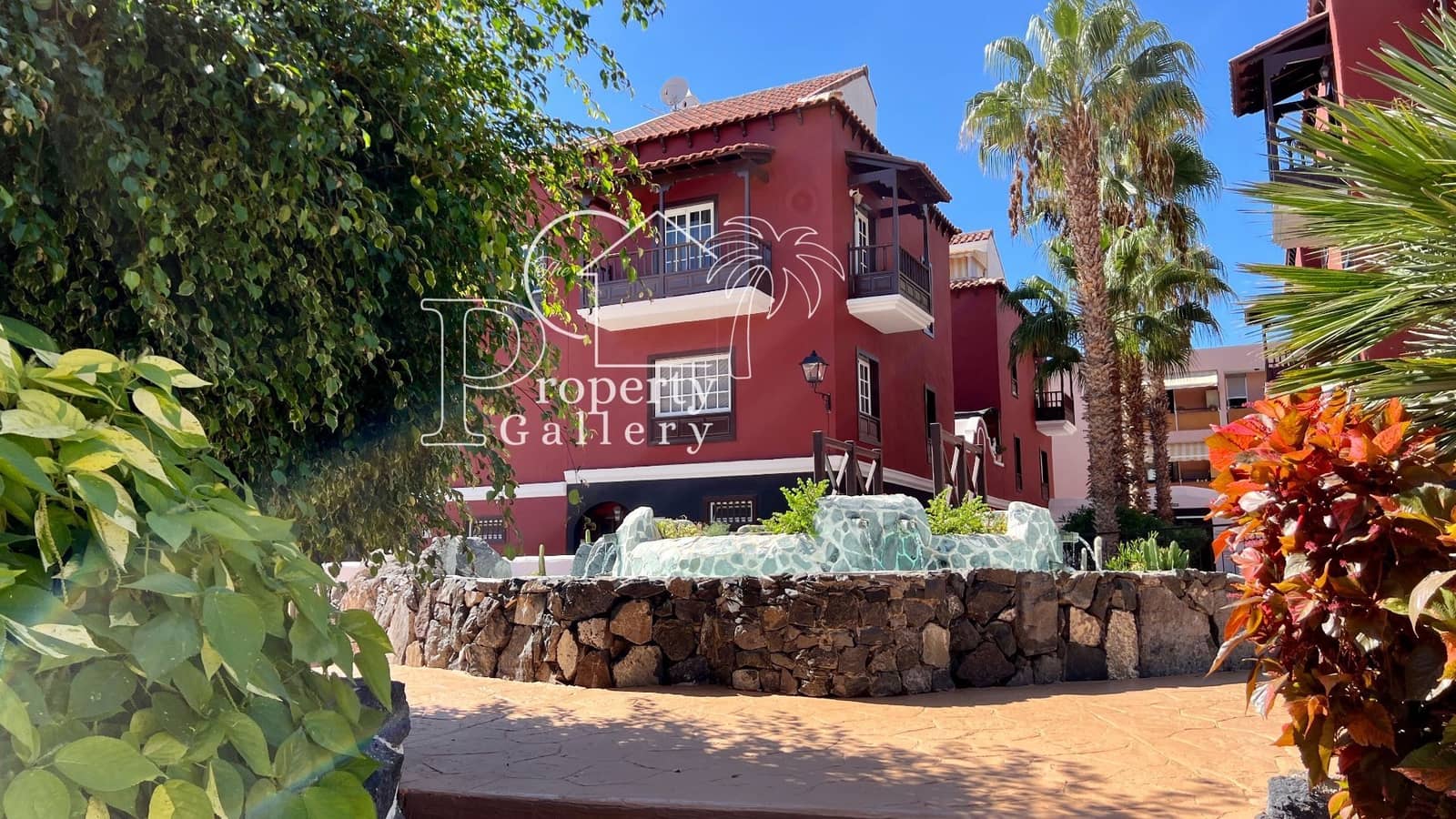 5 sypialnia Dom na sprzedaż w Adeje z basenem garażem - 395 000 € (Ref: 9450105)