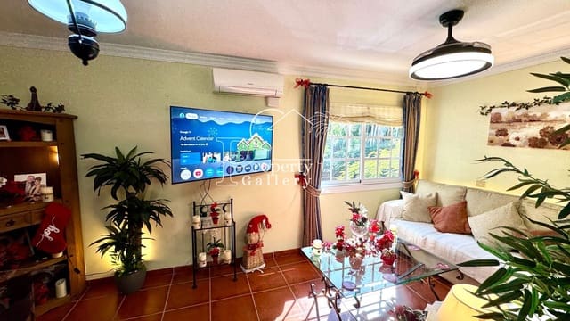 5 chambre Maison de Ville à vendre à Casco Urbano, Adeje avec piscine garage - 395 000 € (Ref: 9450105)