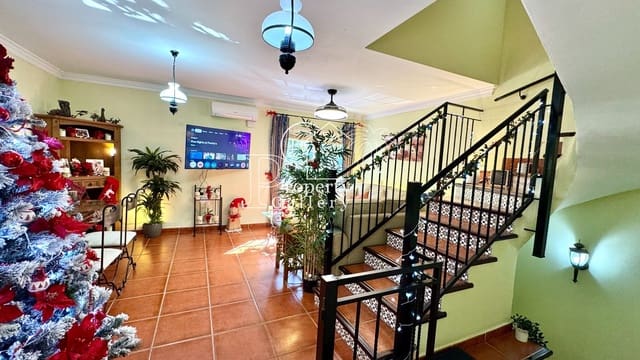 5 chambre Maison de Ville à vendre à Casco Urbano, Adeje avec piscine garage - 395 000 € (Ref: 9450105)