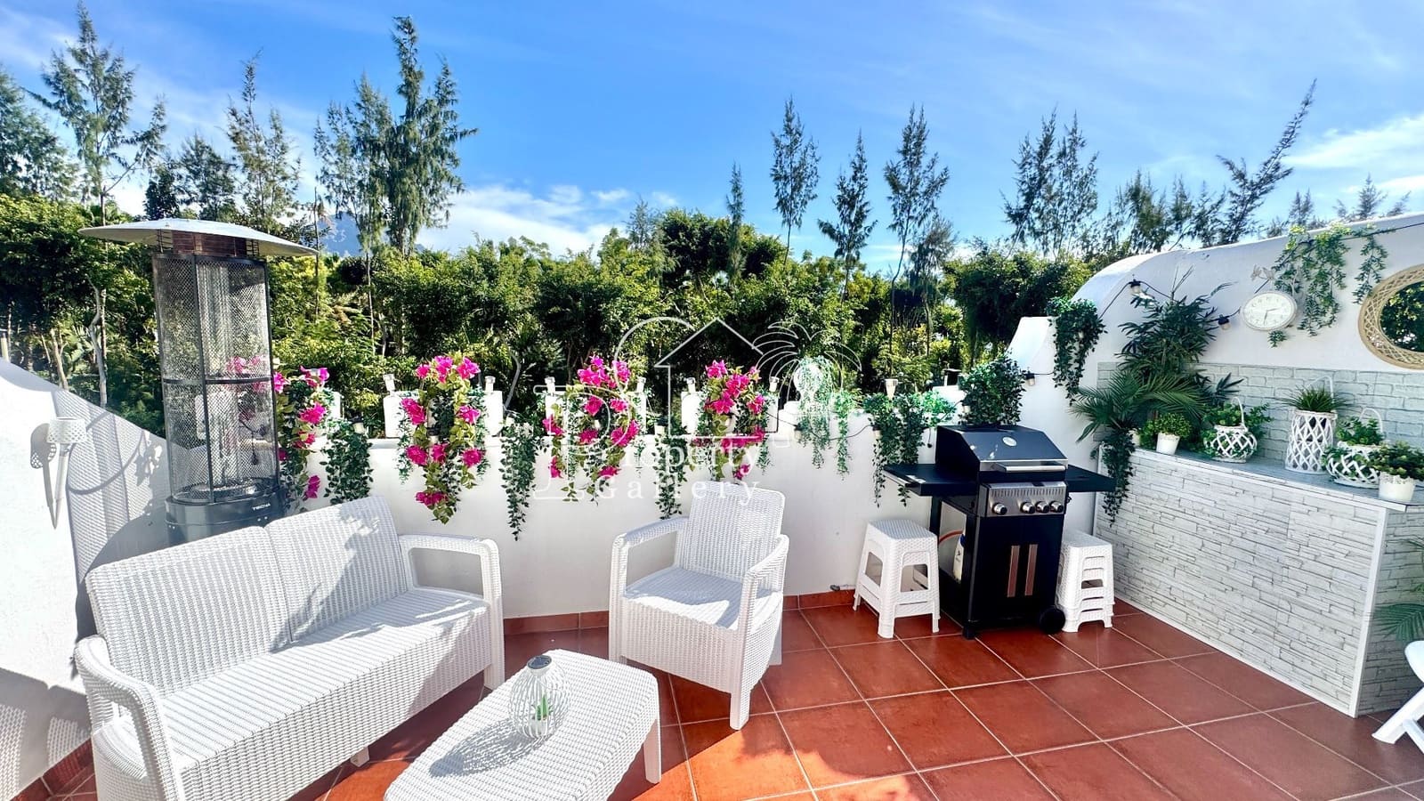 5 soveværelse Semi-Rækkehus til salg i Adeje med swimmingpool garage - € 395.000 (Ref: 9450105)