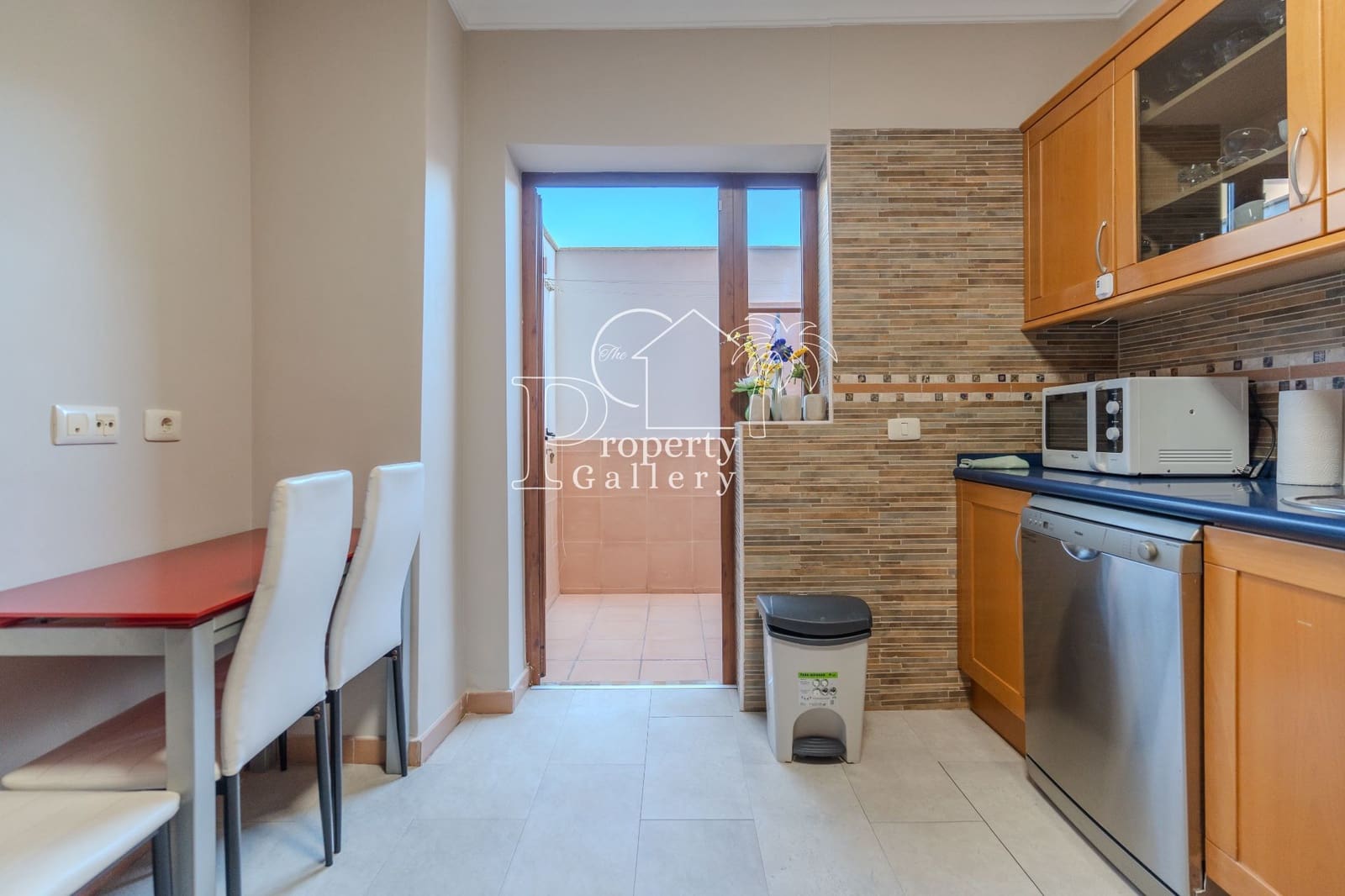 3 sypialnia Dom na sprzedaż w Playa del Duque z basenem garażem - 1 280 000 € (Ref: 9451767)