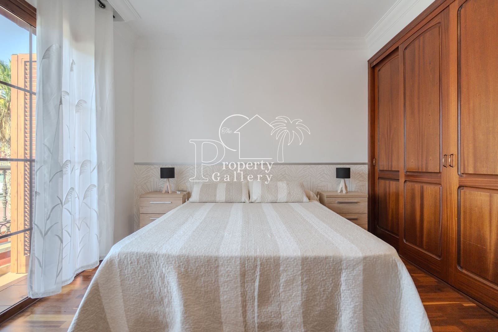 3 sypialnia Dom na sprzedaż w Playa del Duque z basenem garażem - 1 280 000 € (Ref: 9451767)