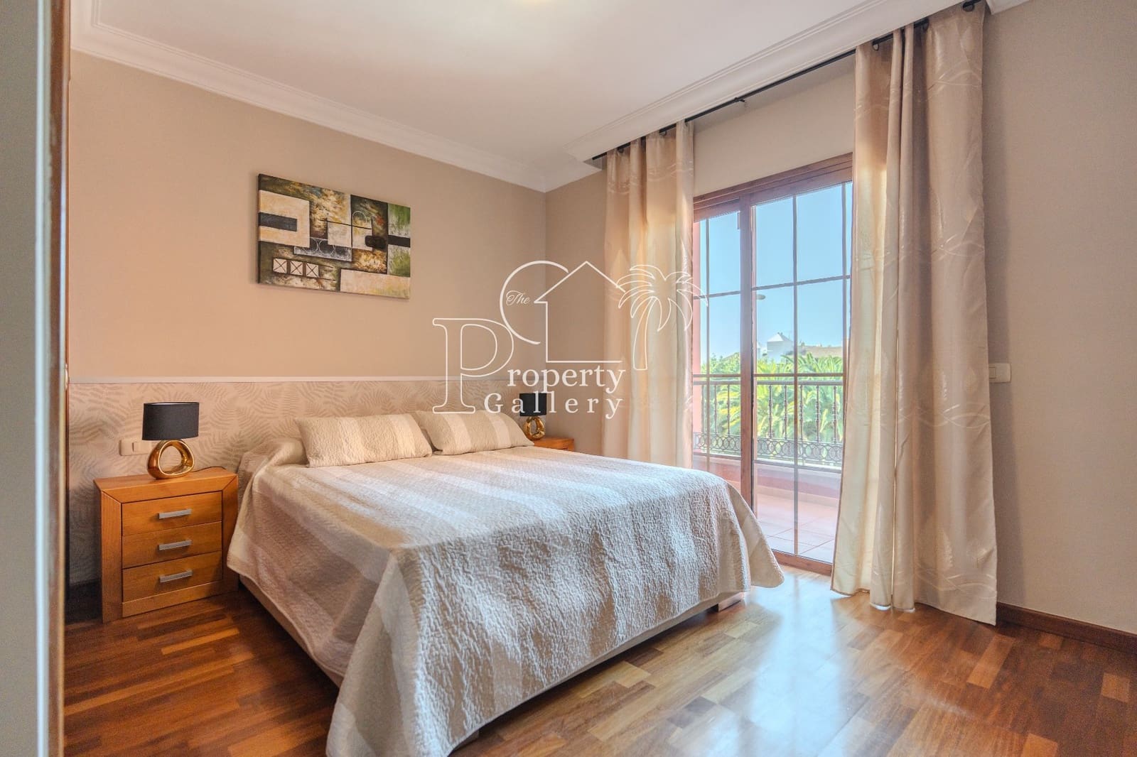 3 sypialnia Dom na sprzedaż w Playa del Duque z basenem garażem - 1 280 000 € (Ref: 9451767)