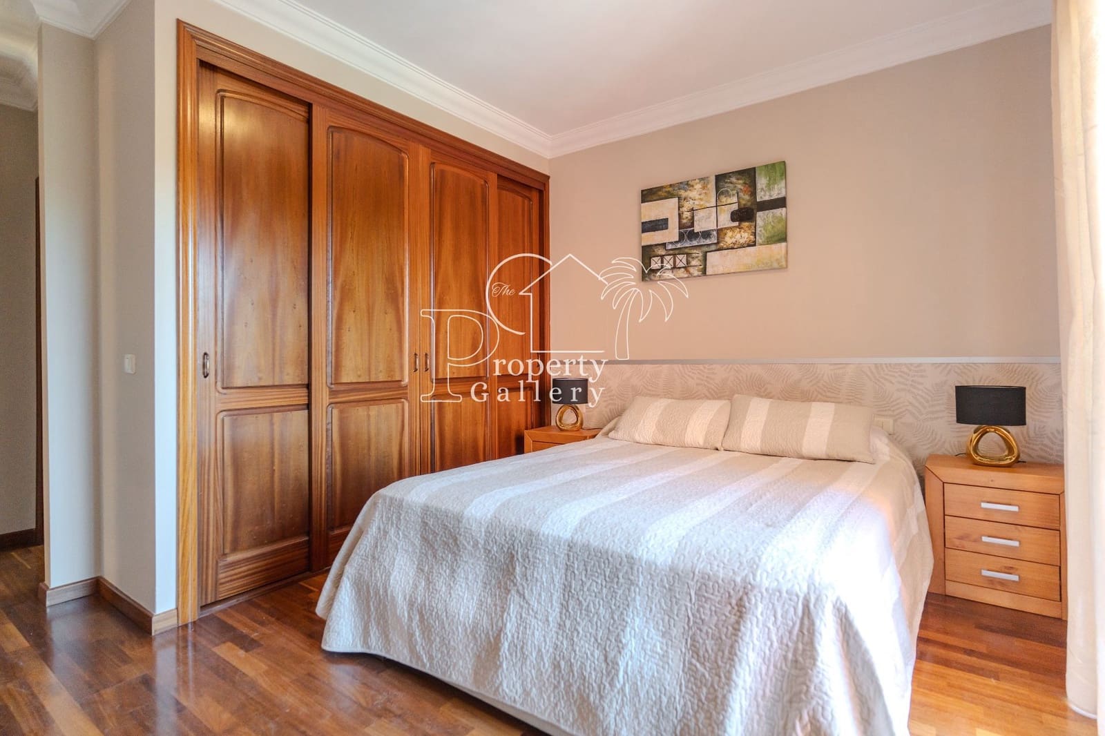 3 sypialnia Dom na sprzedaż w Playa del Duque z basenem garażem - 1 280 000 € (Ref: 9451767)