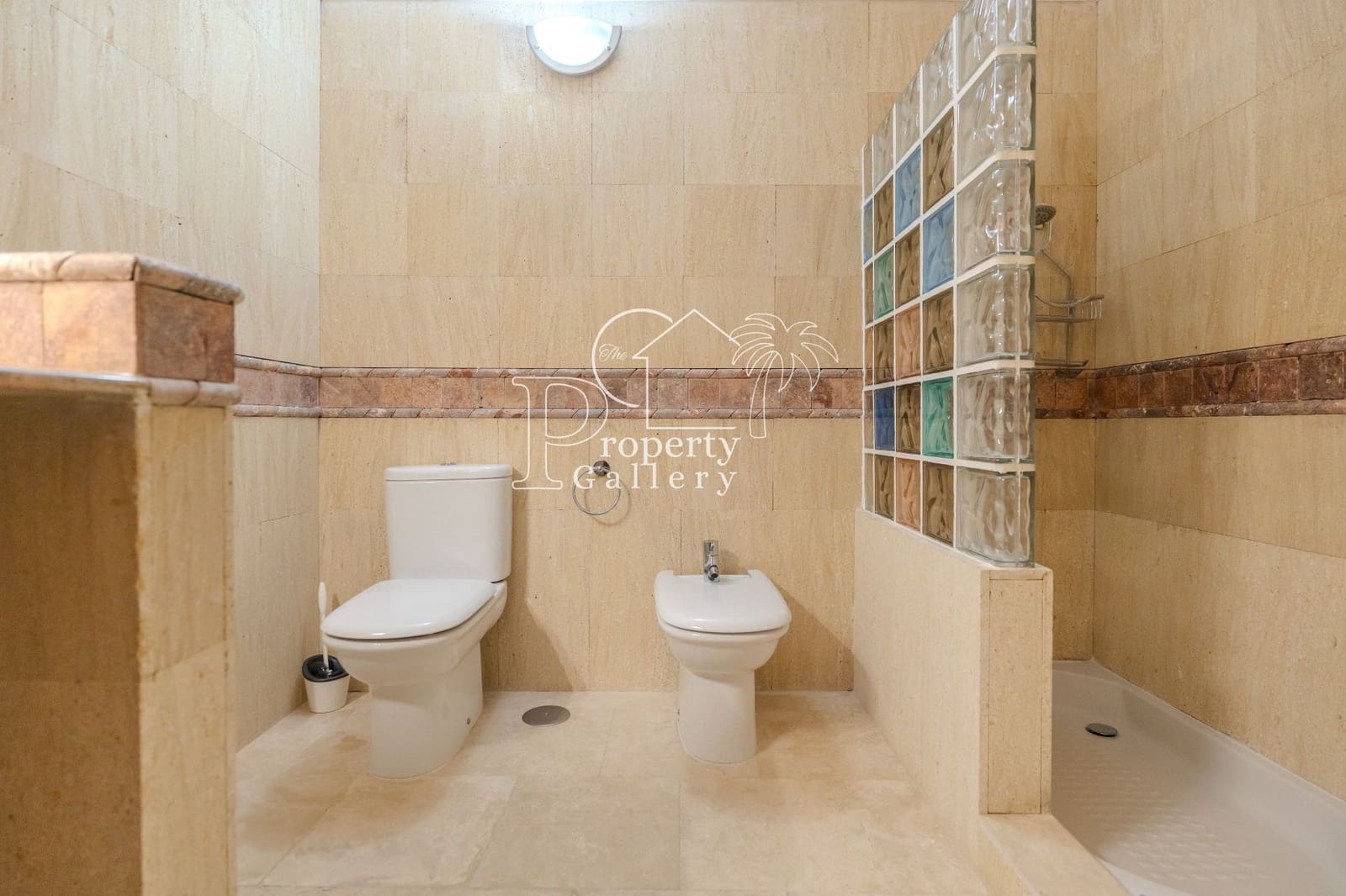 3 sypialnia Dom na sprzedaż w Playa del Duque z basenem garażem - 1 280 000 € (Ref: 9451767)