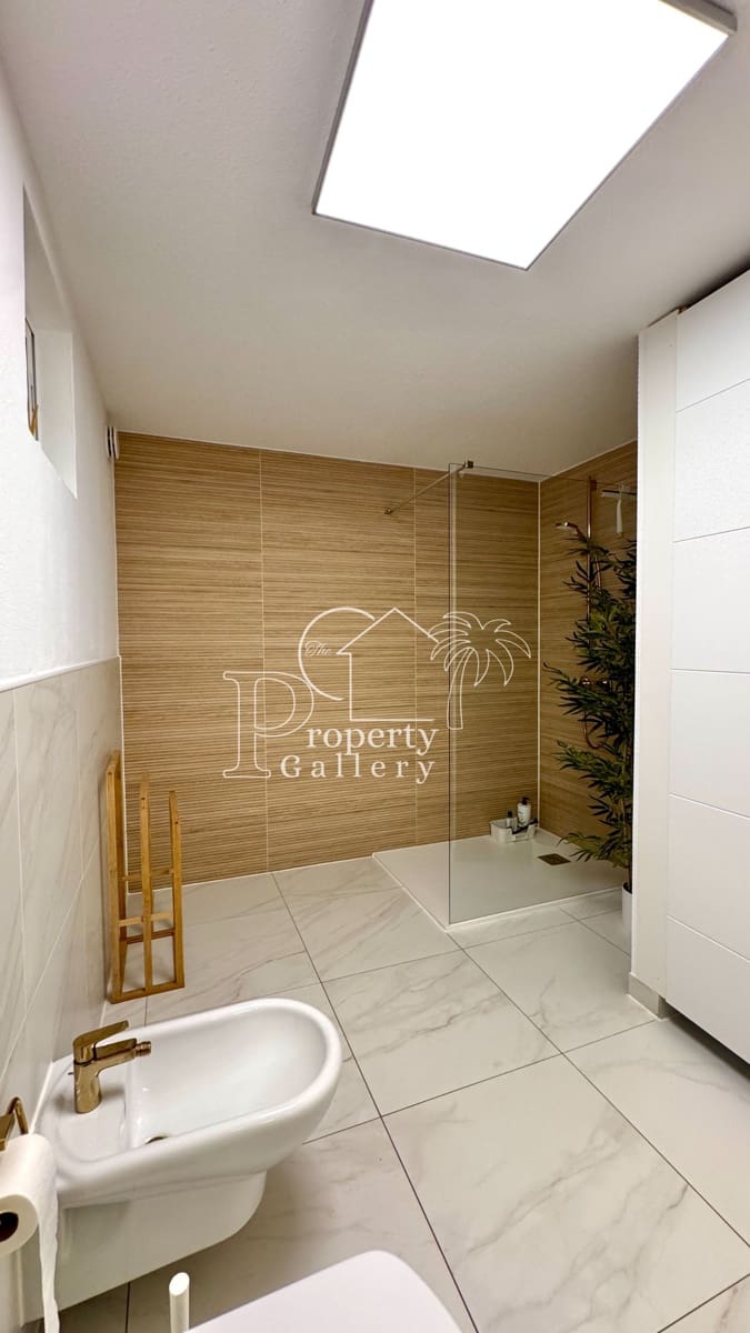 1 sypialnia Apartament na sprzedaż w Los Cristianos z basenem garażem - 470 000 € (Ref: 9508233)