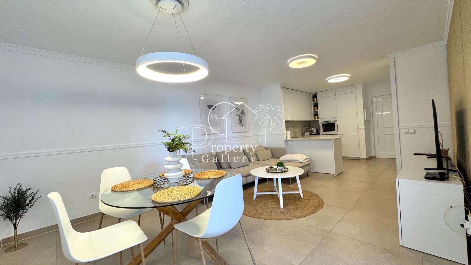 1 sypialnia Apartament na sprzedaż w Los Cristianos z basenem garażem - 470 000 € (Ref: 9508233)