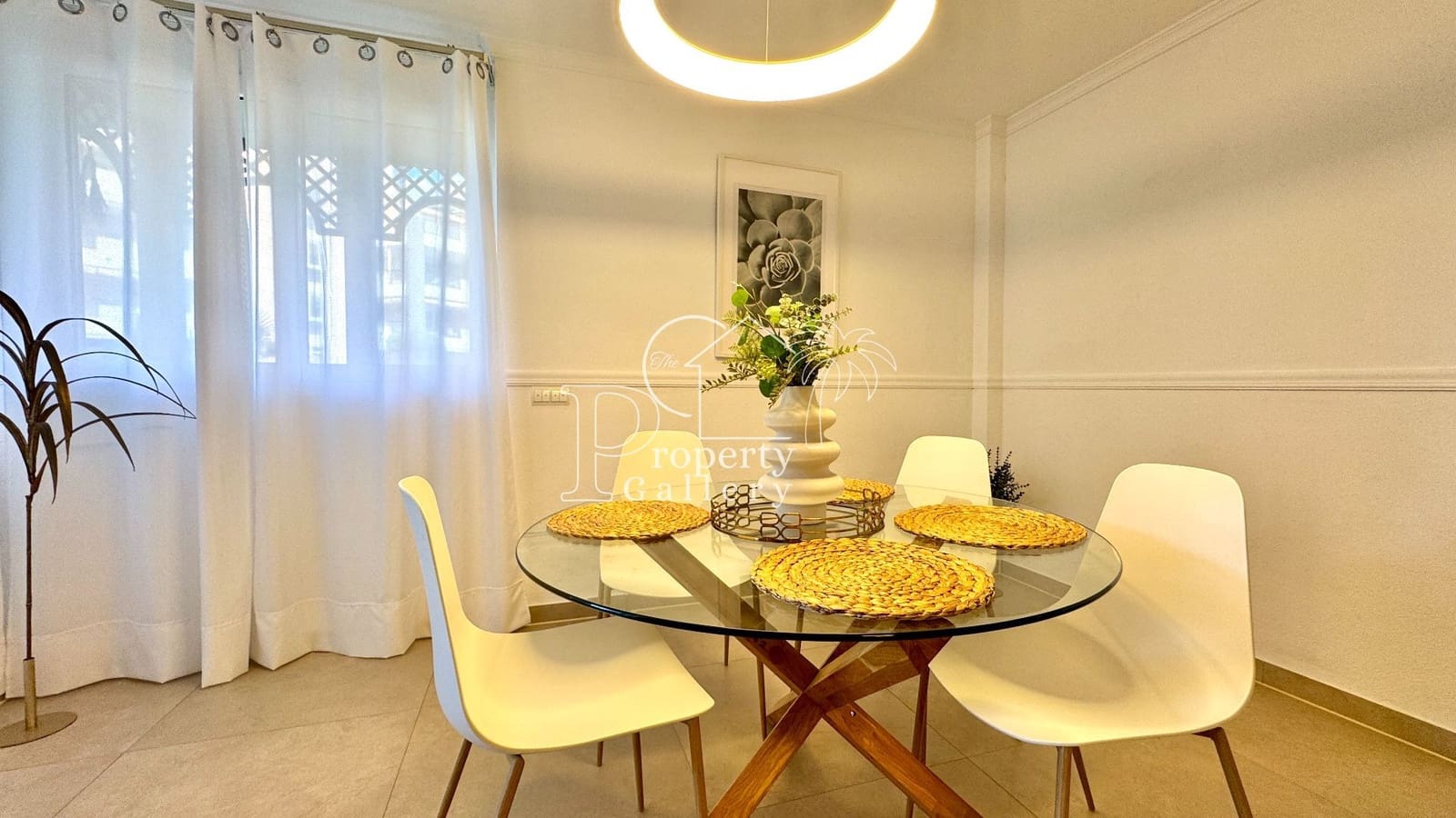 1 sypialnia Apartament na sprzedaż w Los Cristianos z basenem garażem - 470 000 € (Ref: 9508233)