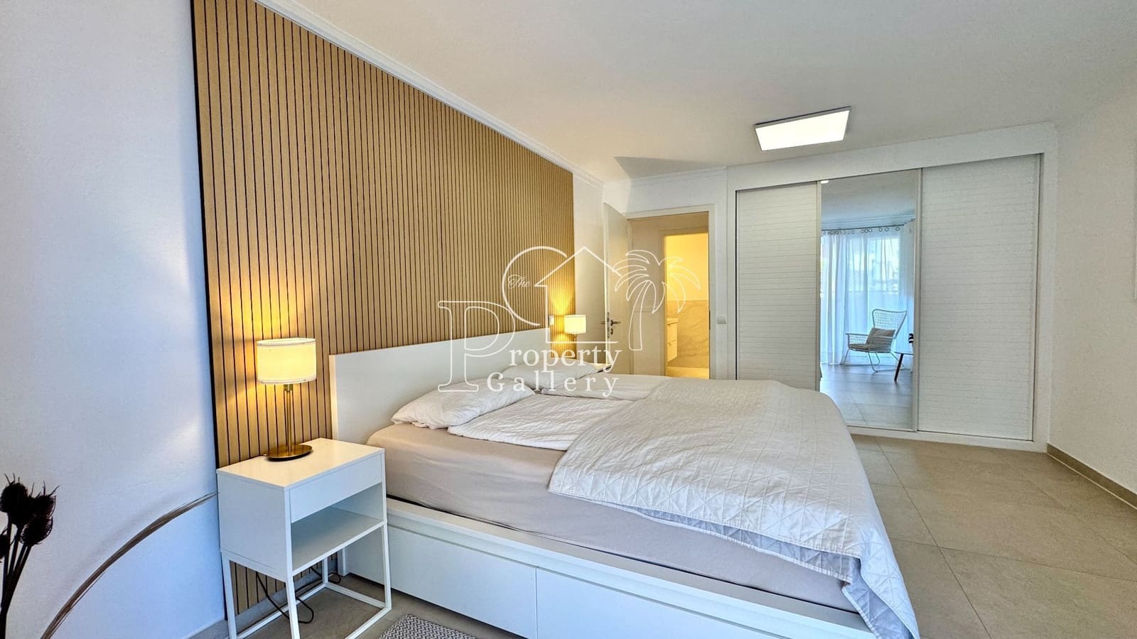 1 sypialnia Apartament na sprzedaż w Los Cristianos z basenem garażem - 470 000 € (Ref: 9508233)