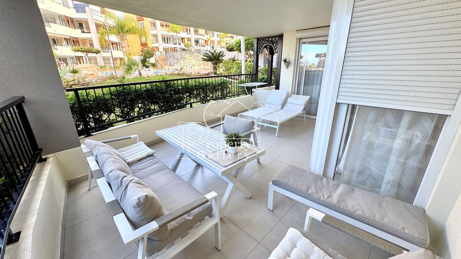 1 sypialnia Apartament na sprzedaż w Los Cristianos z basenem garażem - 470 000 € (Ref: 9508233)